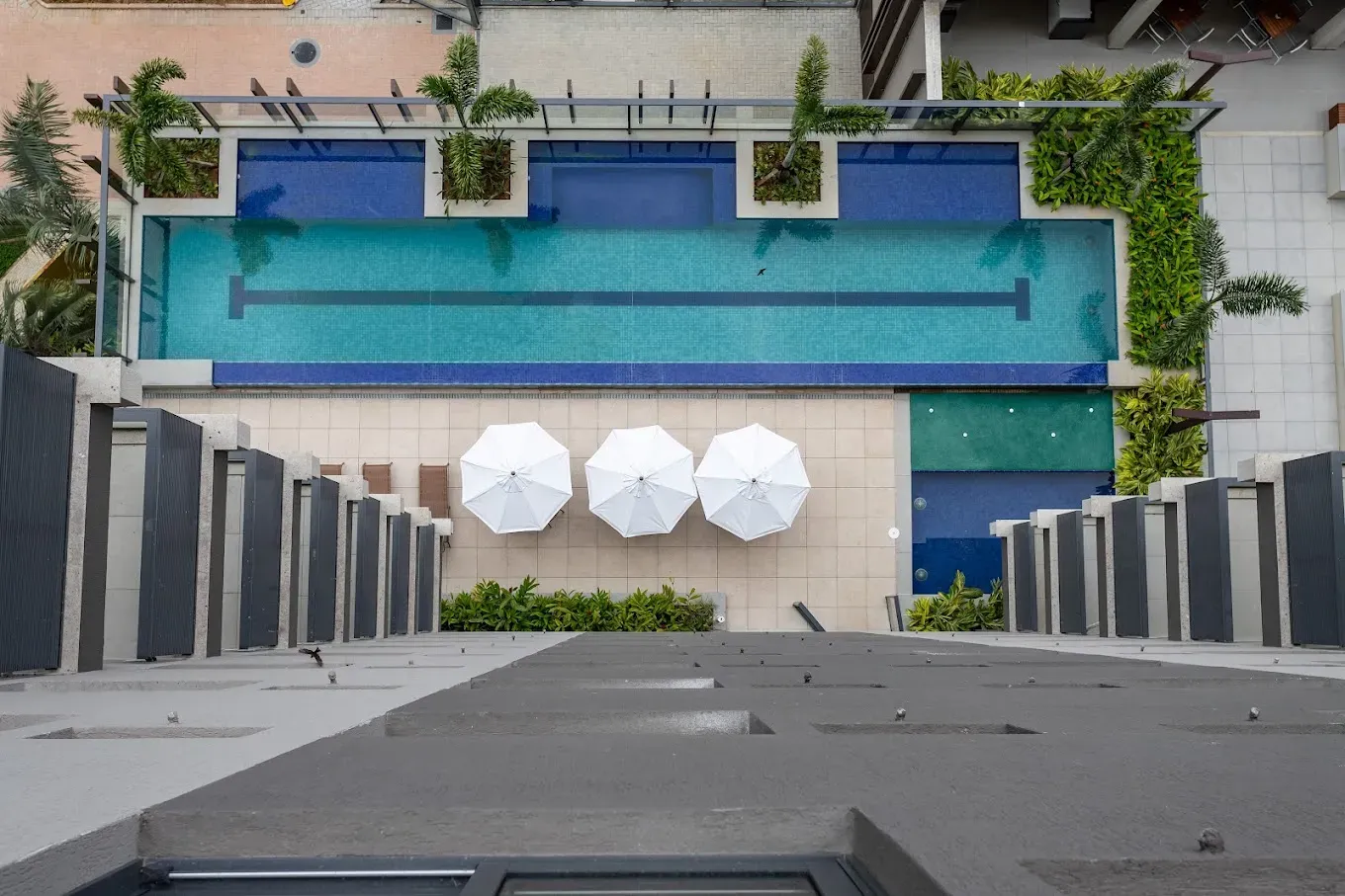 Furnished 2-bedroom apartment with a balcony — photo 44