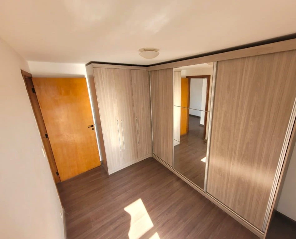 Apartment, 87 m², with wood or laminate floors — photo 5