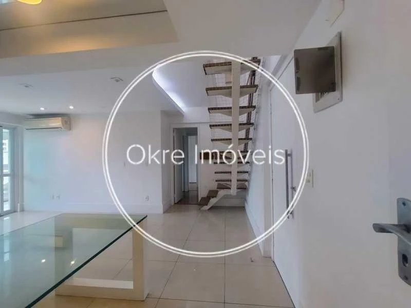 Unfurnished apartment with 2 bedrooms and 3 bathrooms — photo 25