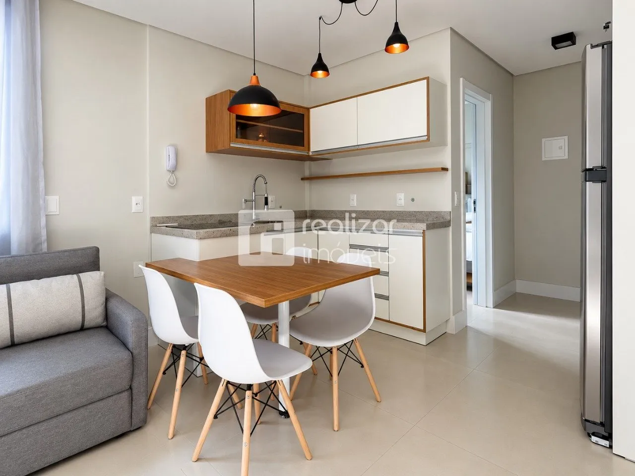 Furnished apartment, 32 m², with a glass-enclosed balcony — photo 9
