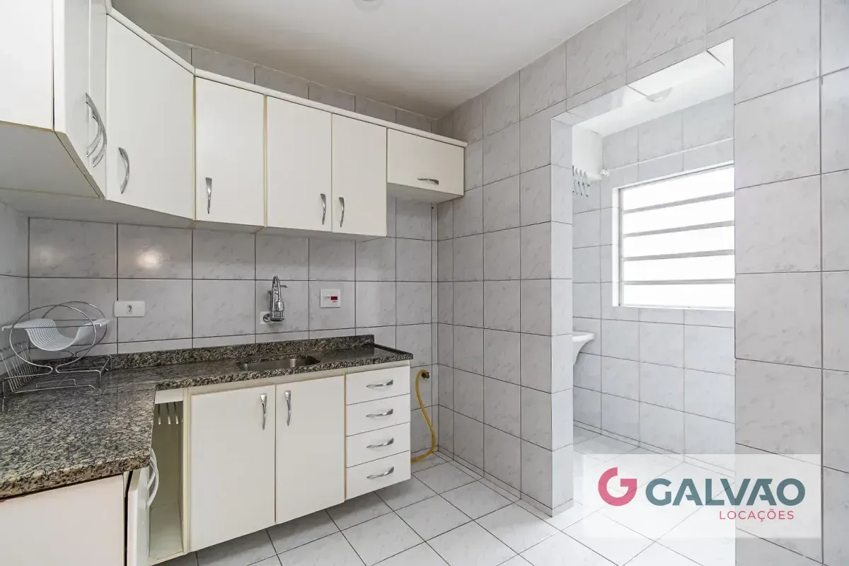 Apartamento de 3 quartos com varanda fechada de vidro