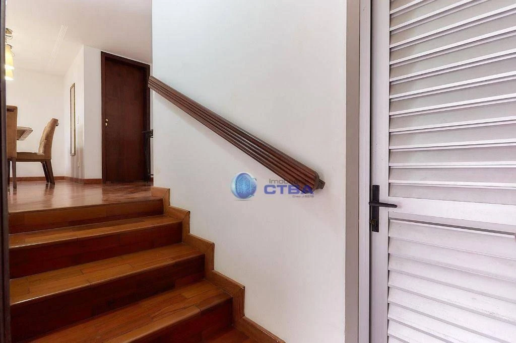 House, 164 m², with wood or laminate floors — photo 36