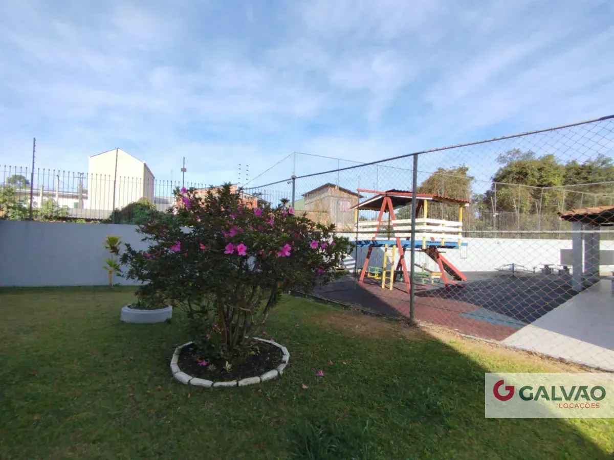 Apartamento térreo de 54 m² com armários na cozinha — photo 24