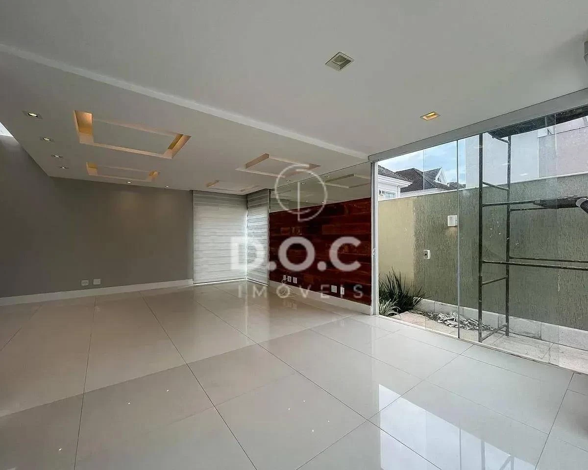 Floor-to-ceiling windows in a 5-bedroom house, 300 m² — photo 25