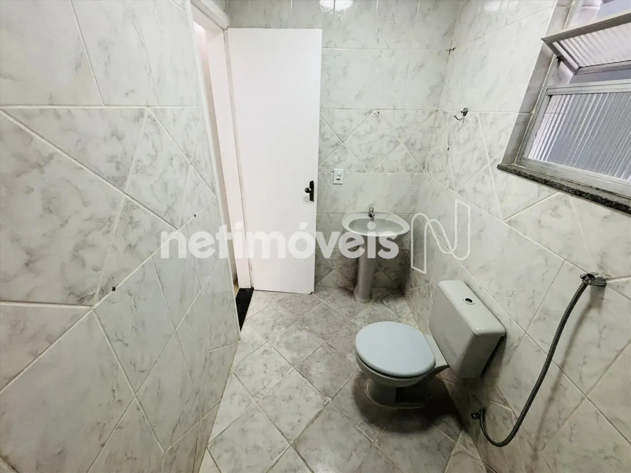 Apartamento com 2 quartos, cozinha separada e 1 banheiro — photo 15