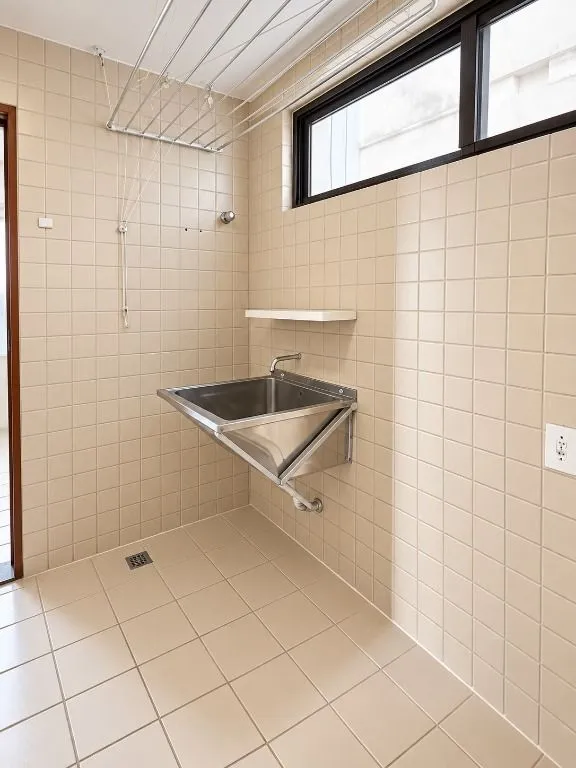 Water view in a 3-bedroom apartment, 130 m² — photo 11