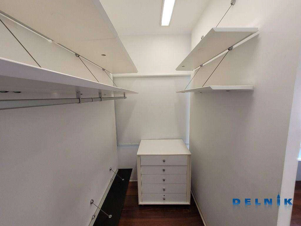 Apartamento com 3 quartos de 156 m² e vista cidade/montanhas — photo 15