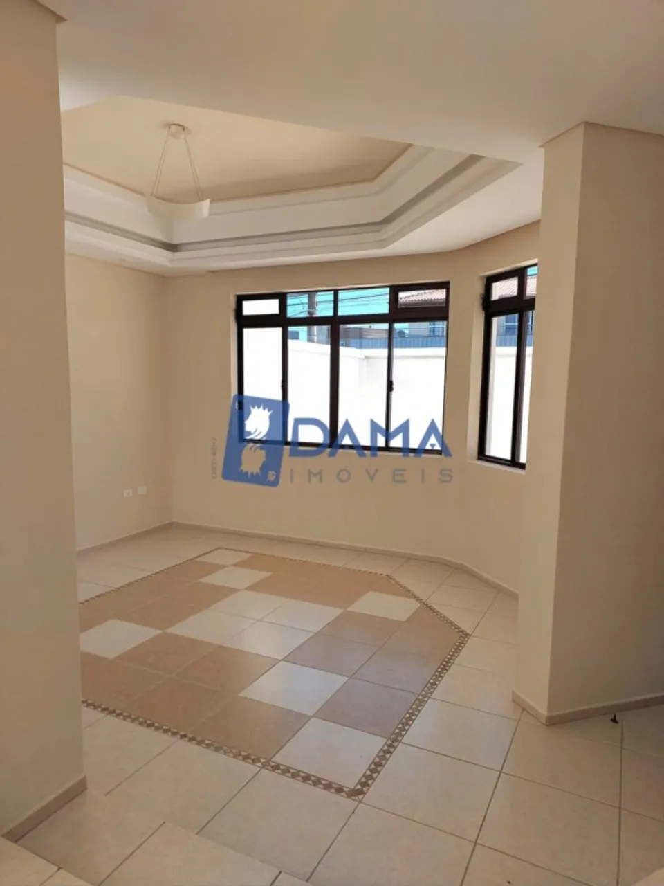 House with 2 bedrooms and 450 m² plus 5 parking spaces