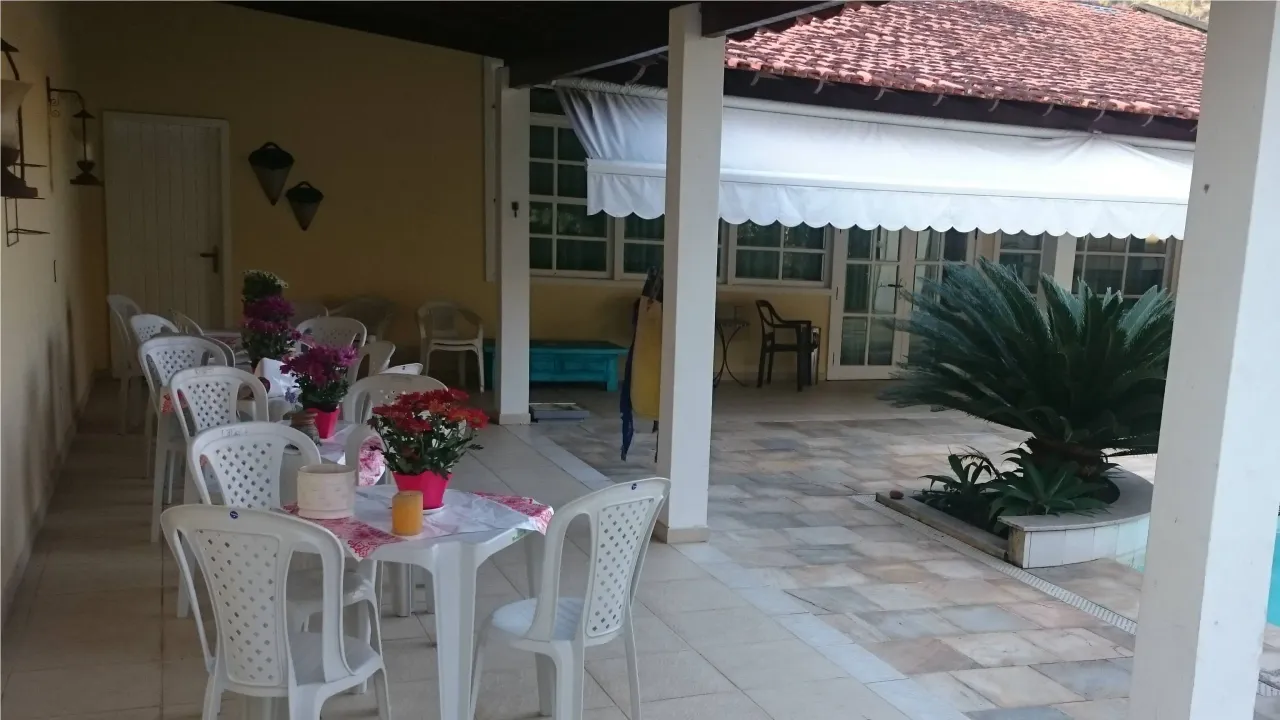 Casa com 4 quartos e 5 banheiros com fogão a gás — photo 5