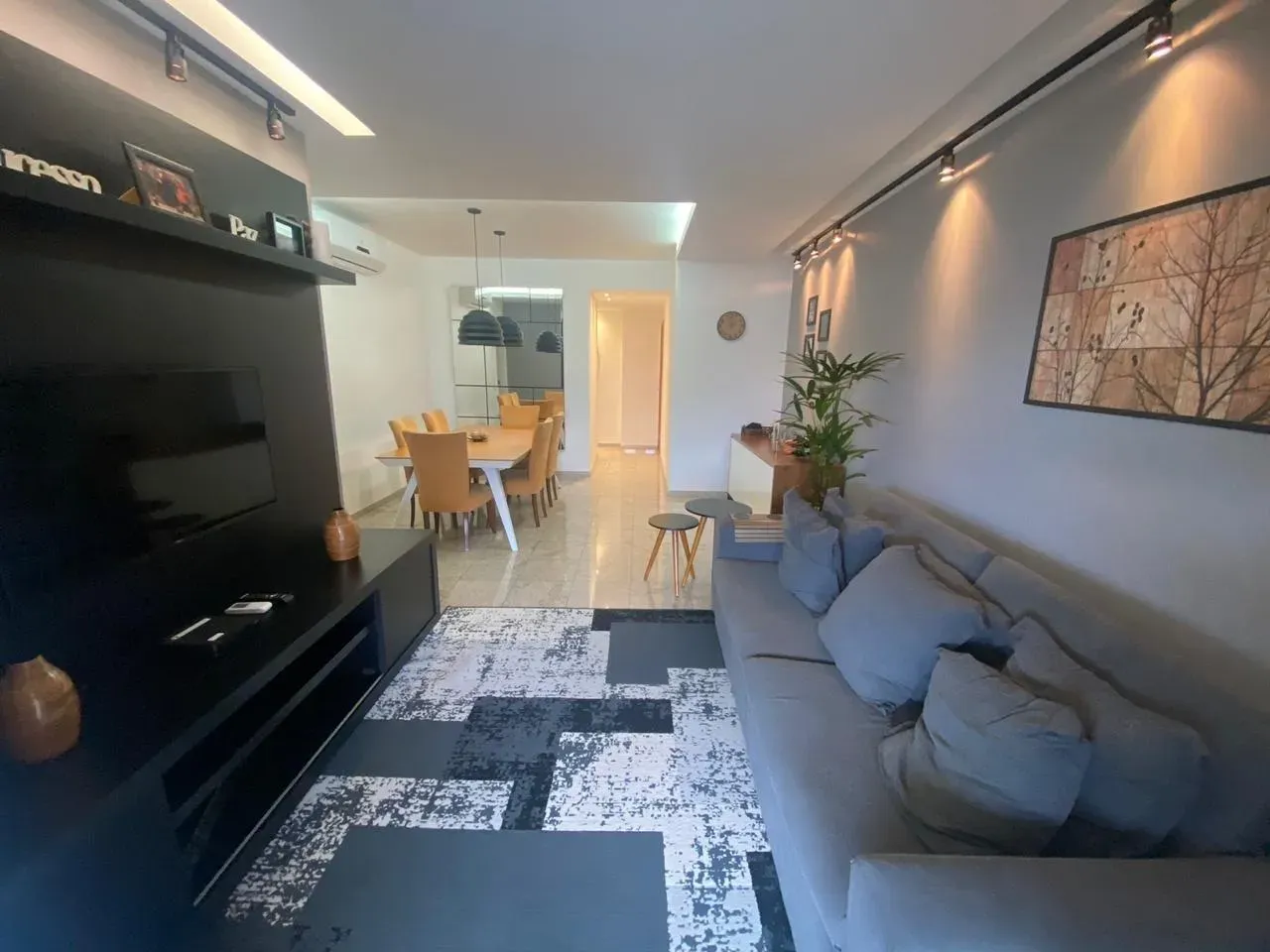 Apartment on the 13th floor with a glass-enclosed balcony — photo 6