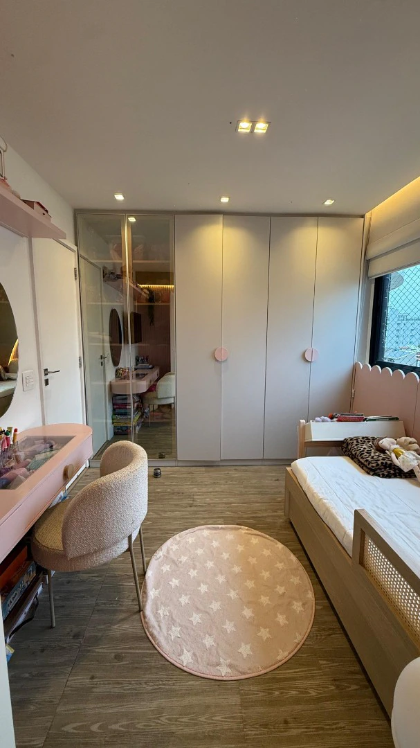 Apartamento mobiliado com 3 suítes e varanda de vidro — photo 2
