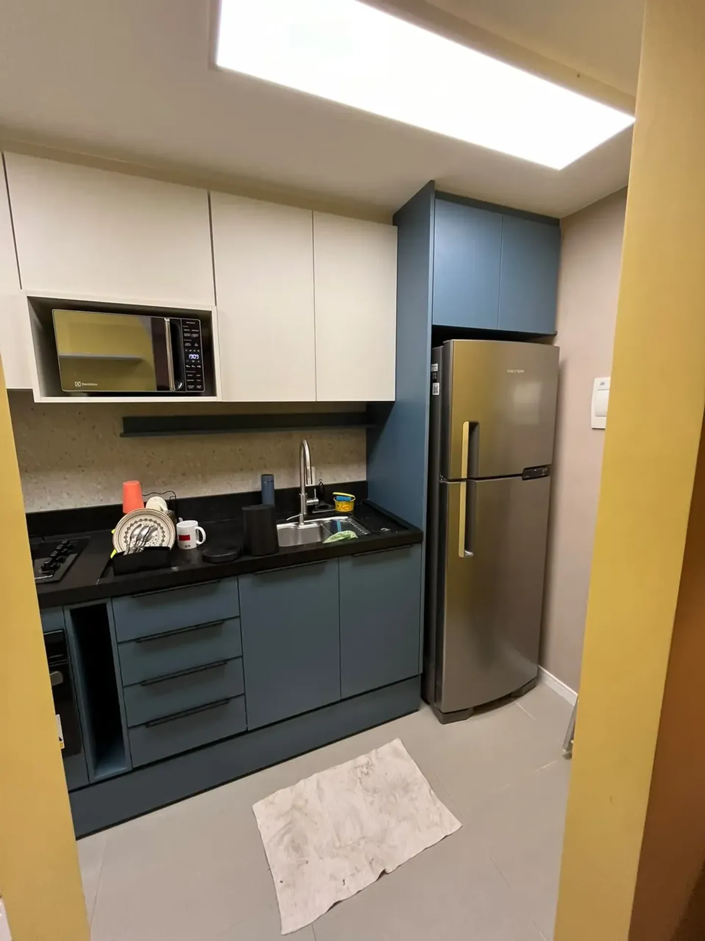 One-bedroom apartment in a building with a gym — photo 2