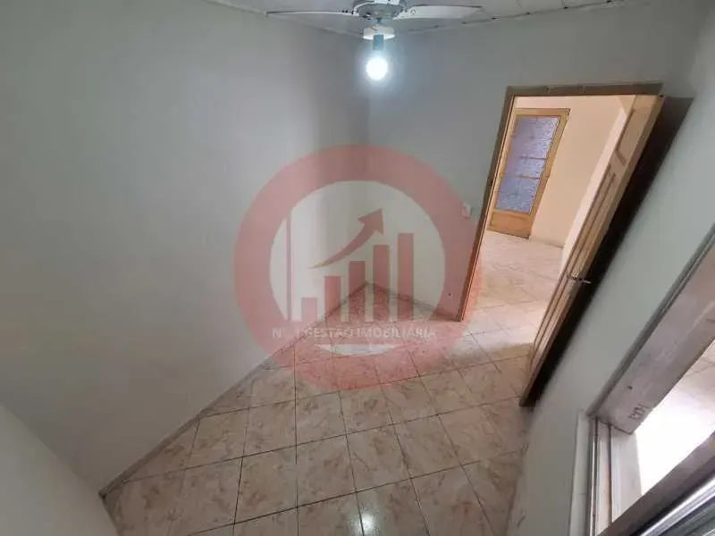 2-bedroom, 1-bath rental with no parking space — photo 19