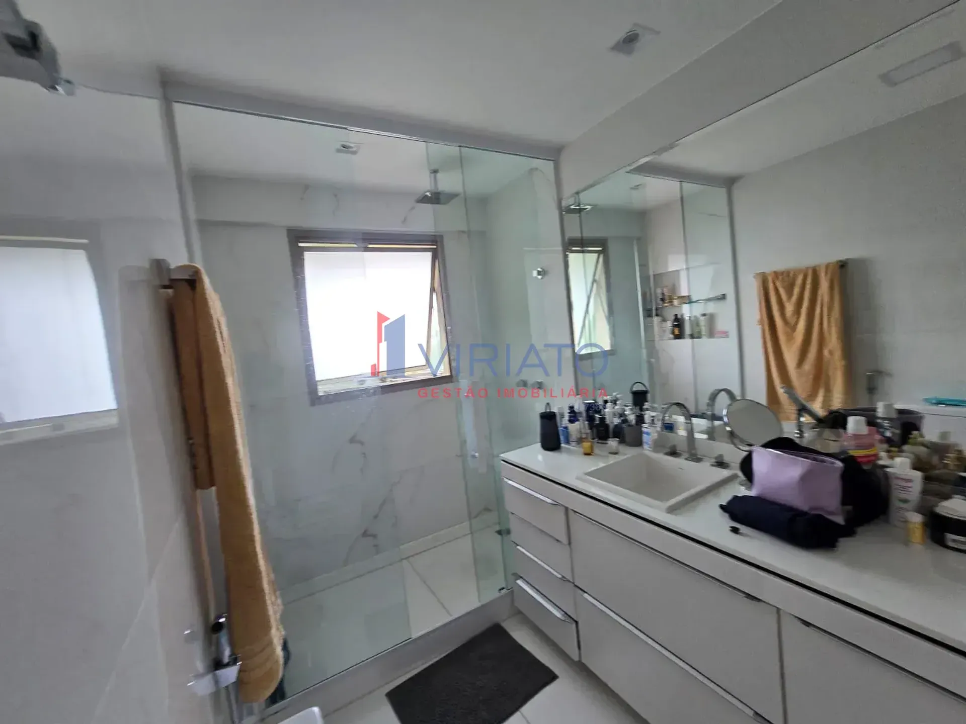 Furnished apartment with 4 bedrooms and 5 bathrooms — photo 21