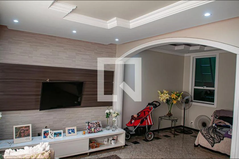 House 400 m² with 4 bedrooms, 2 en-suites, 4 parking spots — photo 25