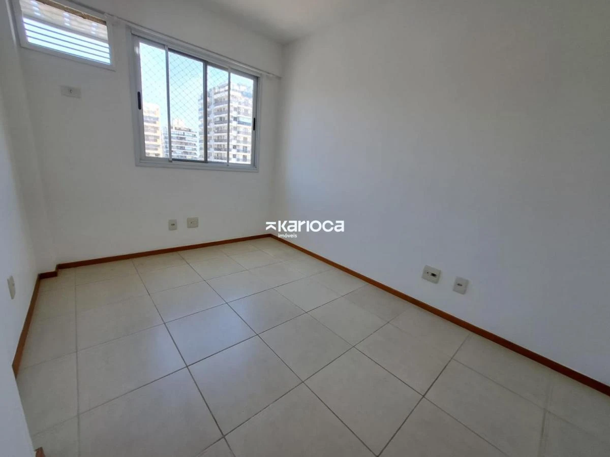 Glass-enclosed balcony in a 3-bedroom apartment, 75 m² — photo 17