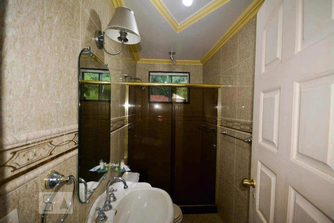 5-bedroom house with 6 bathrooms, 500 m² and 4 parking — photo 38