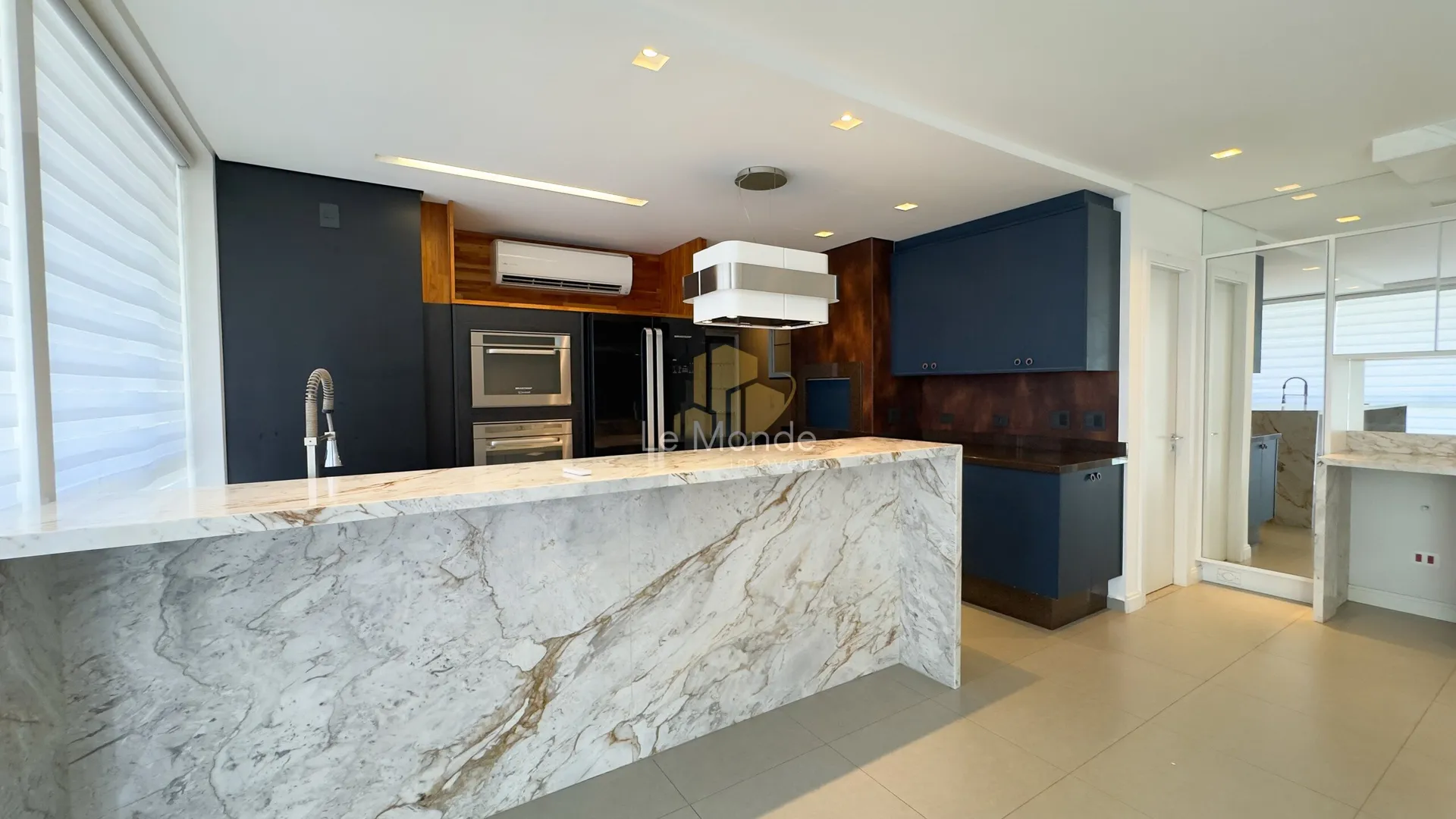 Duplex apartment with 3 bedrooms and 156 m² — photo 4