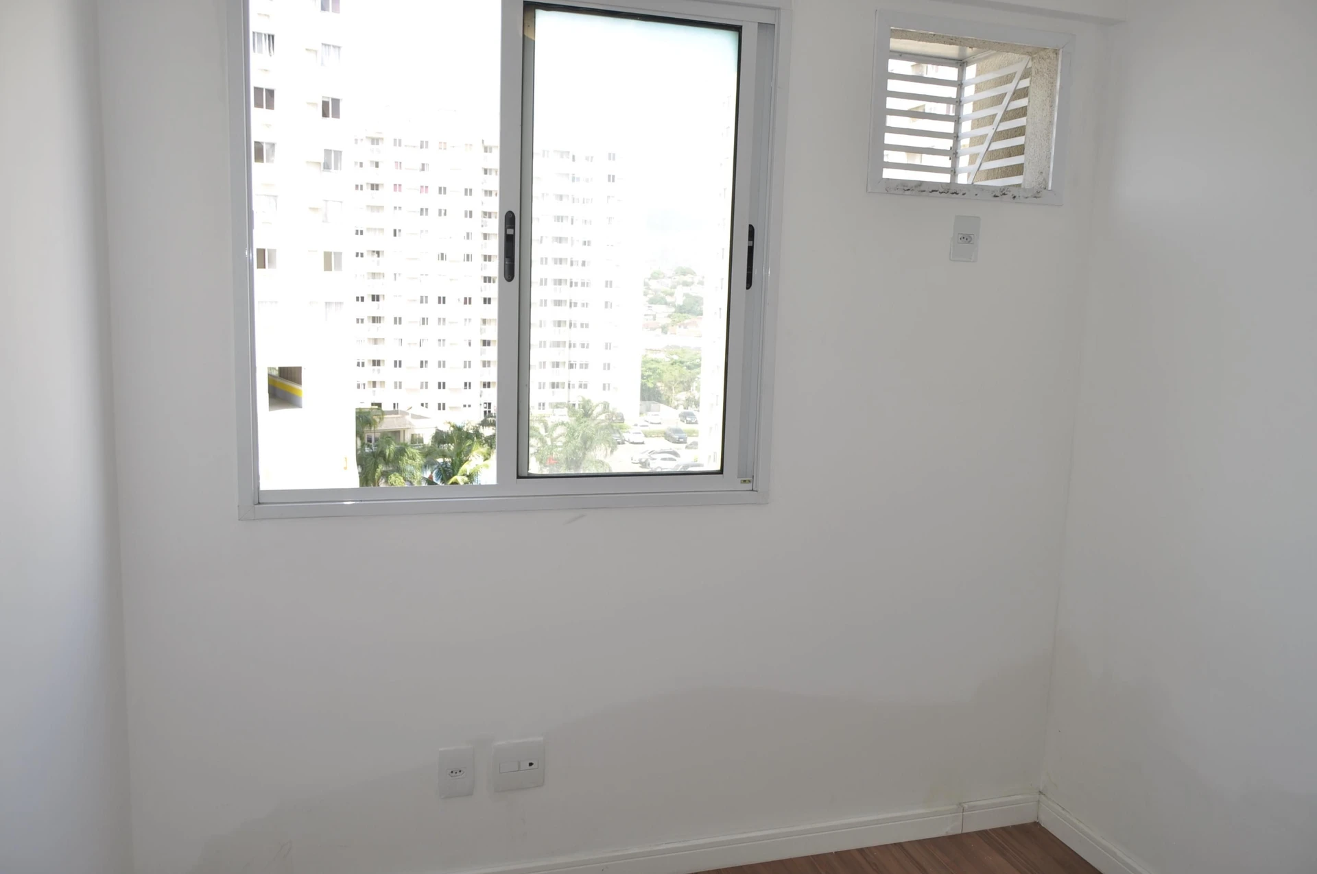 2-bedroom apartment in a building with a sauna — photo 30