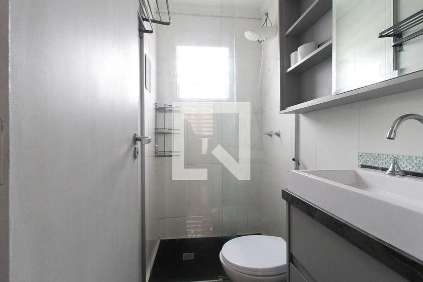 47 m² apartment with a walk-in closet and a home office