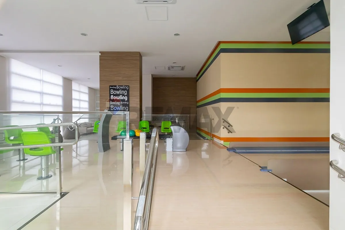 Glass-enclosed balcony in a 2-bedroom apartment, 69 m² — photo 16