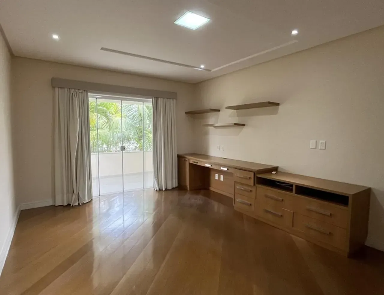 House with 5 bedrooms and 5 bathrooms, 830 m² — photo 29