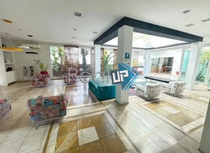 Mountain view in a 2-bedroom apartment, 110 m² — photo 25