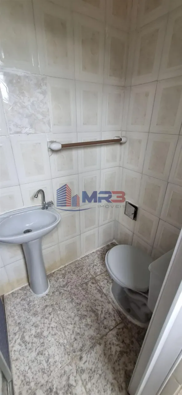 2-bedroom rental house with 1 bathroom and no parking — photo 5