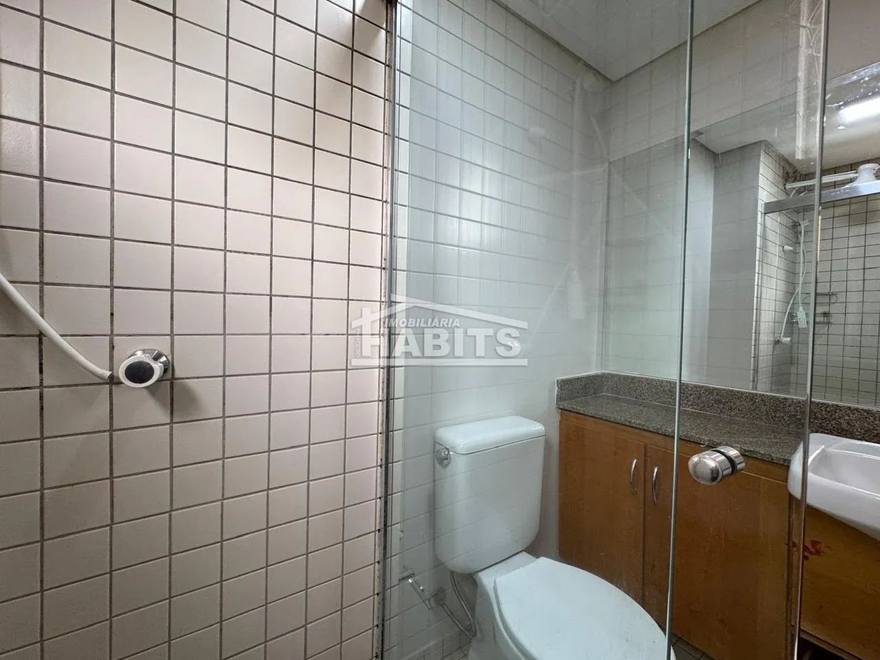 3-bedroom apartment with a balcony — photo 3