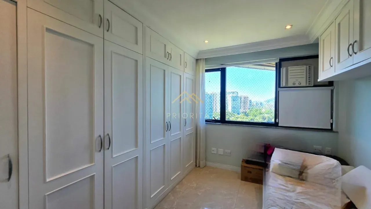 Duplex penthouse with 4 bedrooms and 5 bathrooms — photo 21