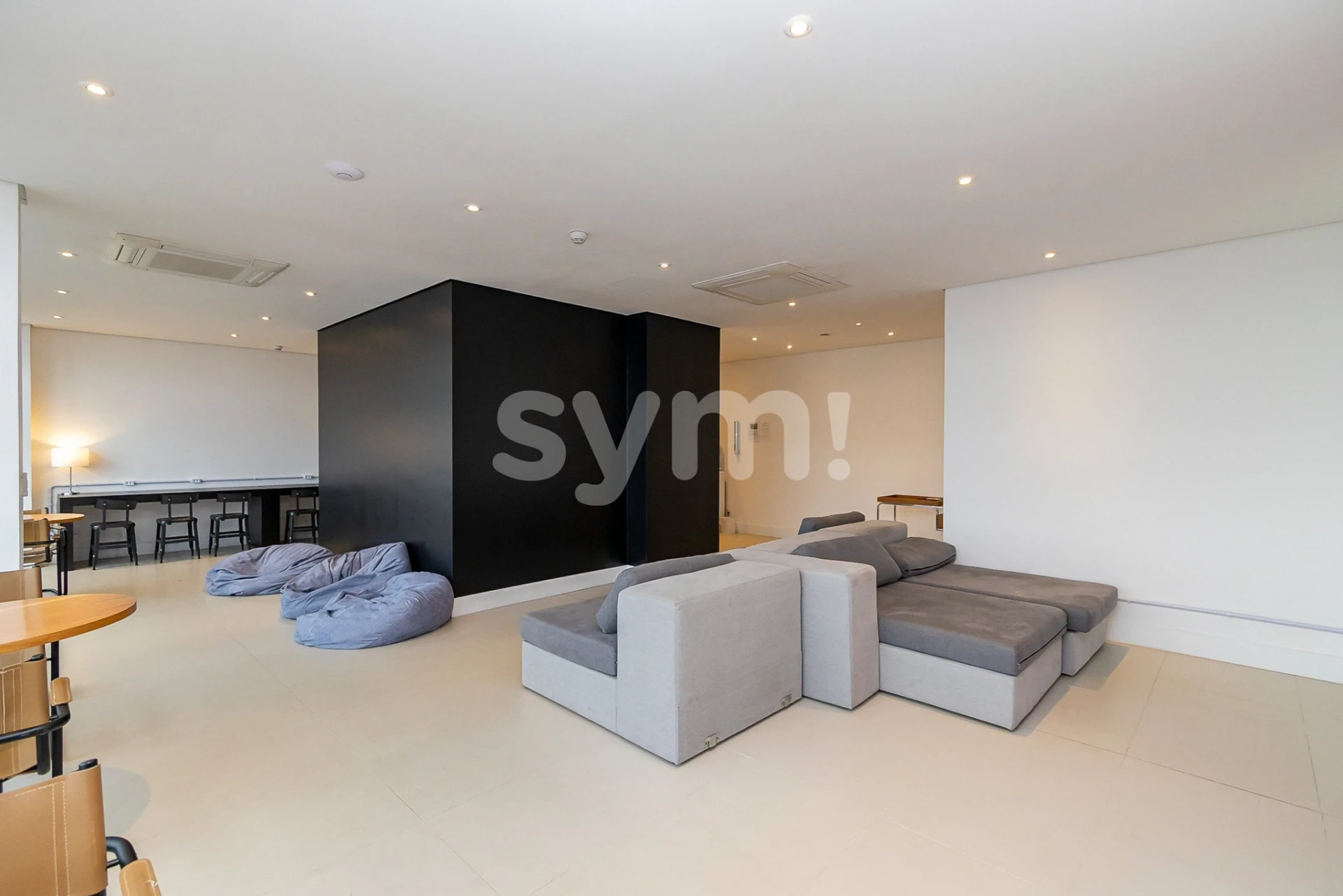 Furnished 1-bedroom apartment with balcony and 55 m² — photo 11