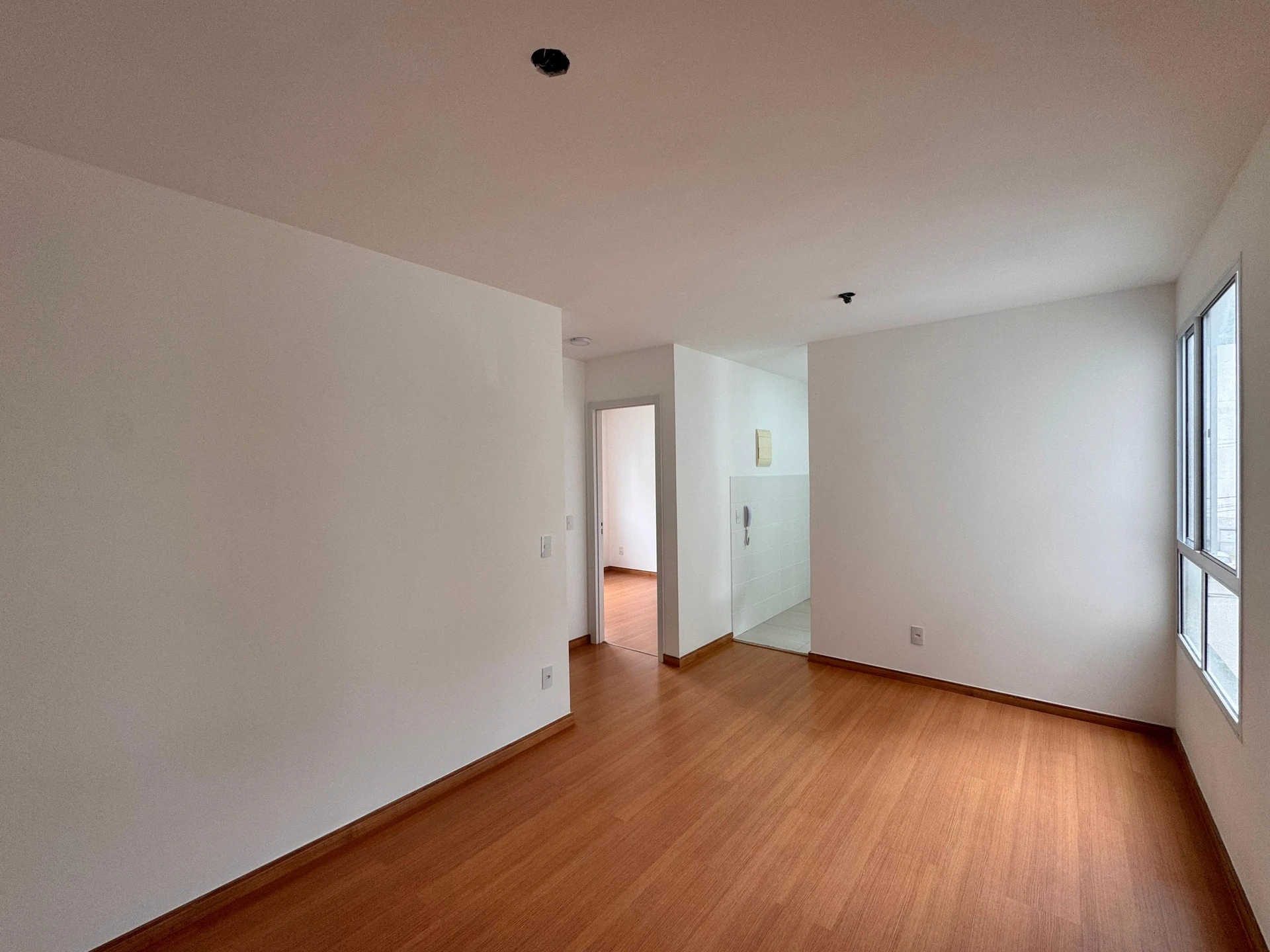 2-bedroom apartment with a closed kitchen and 1 parking spot — photo 21