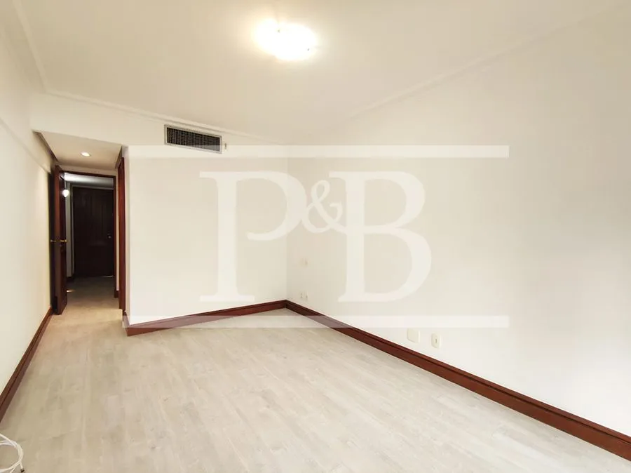 Apartamento com 4 dormitórios e closet tipo walk-in — photo 28