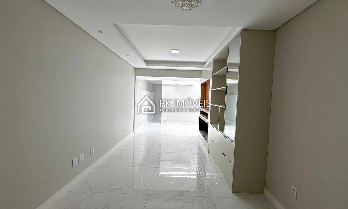 3-bedroom apartment with an open-plan kitchen and en suite