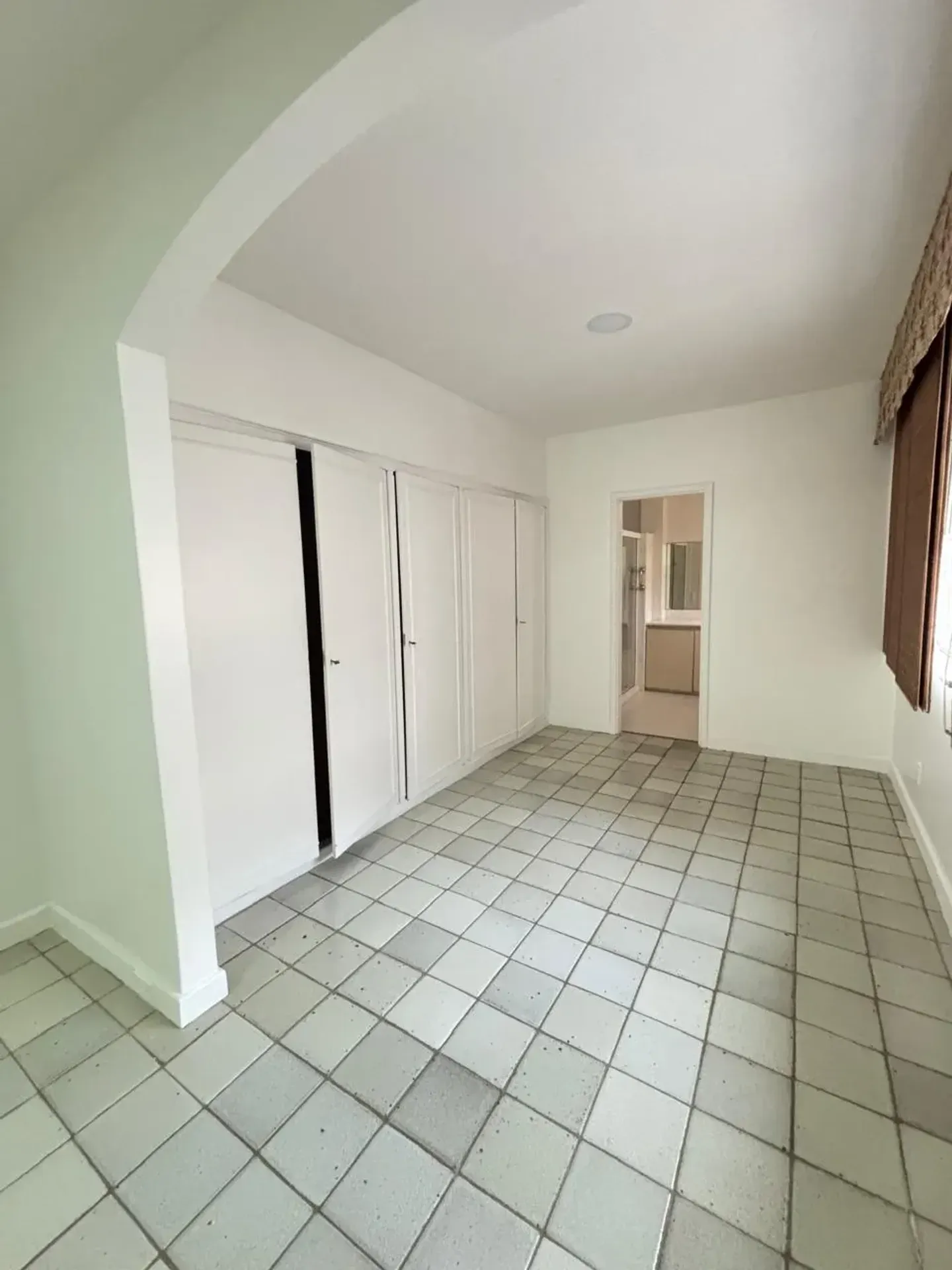 Apartment, 280 m², with a water view — photo 2