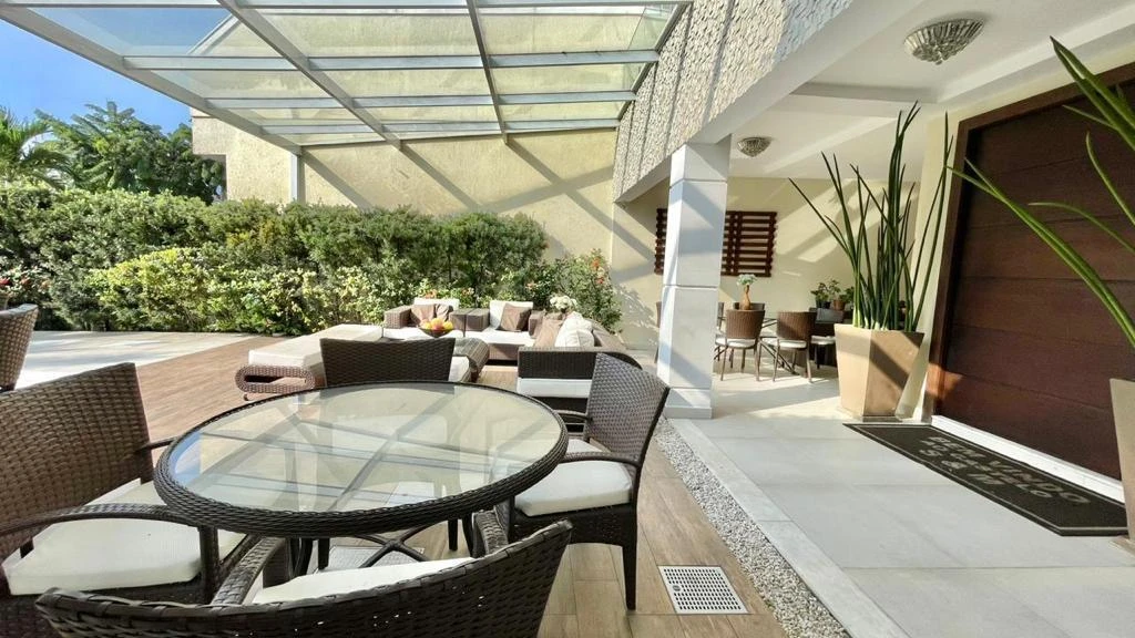 Furnished house with 4 en-suite bedrooms and 6 baths — photo 29