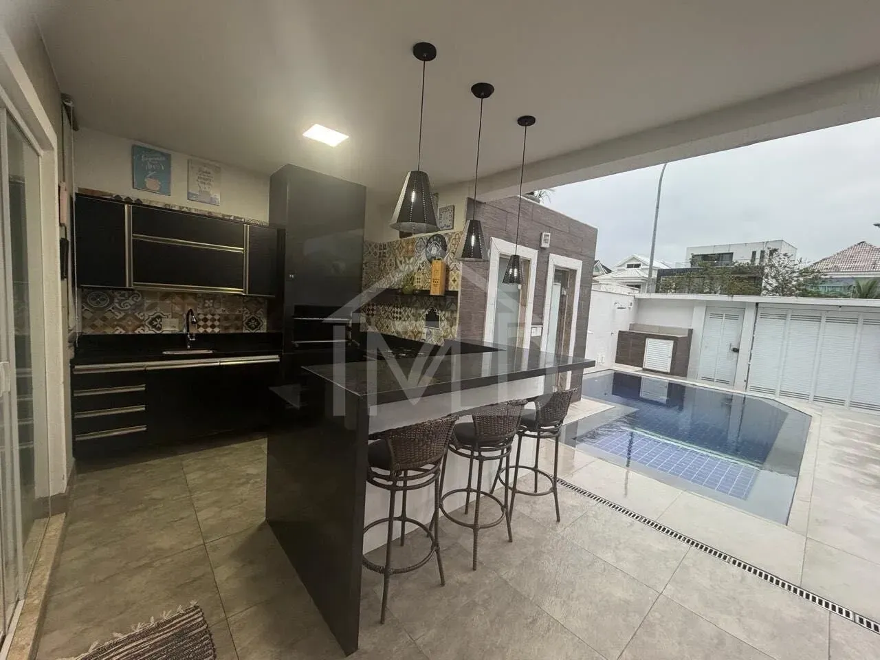 Unfurnished house with 4 bedrooms and 5 baths — photo 38