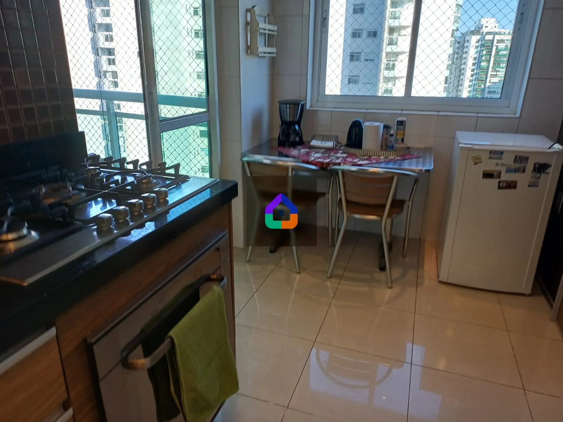 Furnished 3-bedroom apartment with open-plan kitchen — photo 12