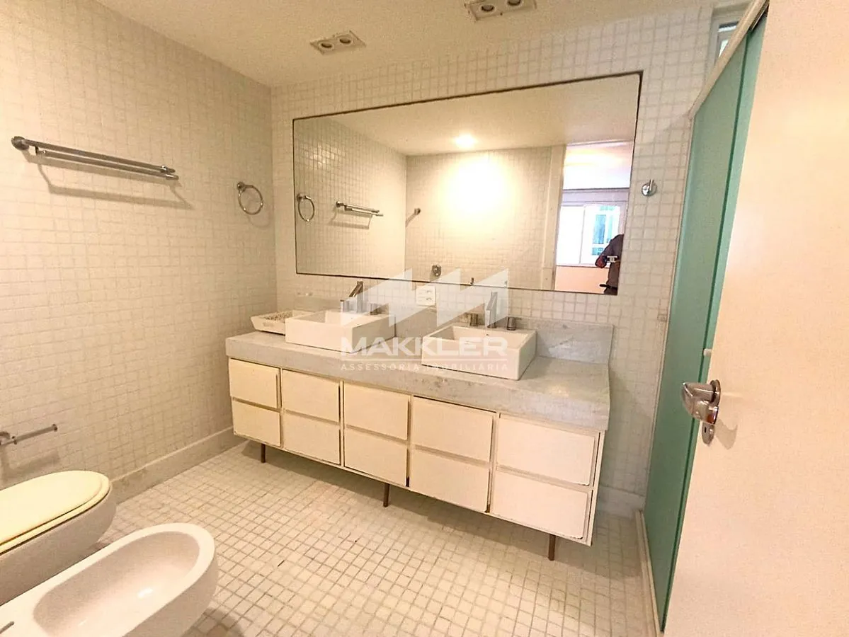 Apartment with 4 bedrooms and 4 bathrooms — photo 16