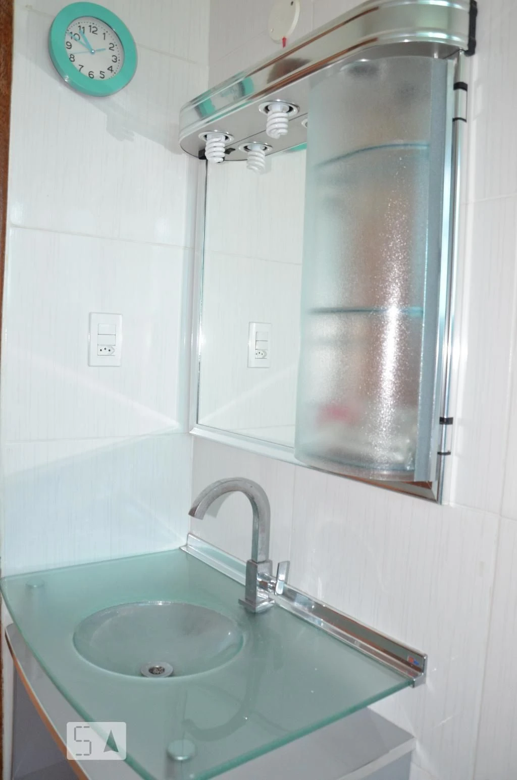 2-bedroom apartment in a building with a pool — photo 20