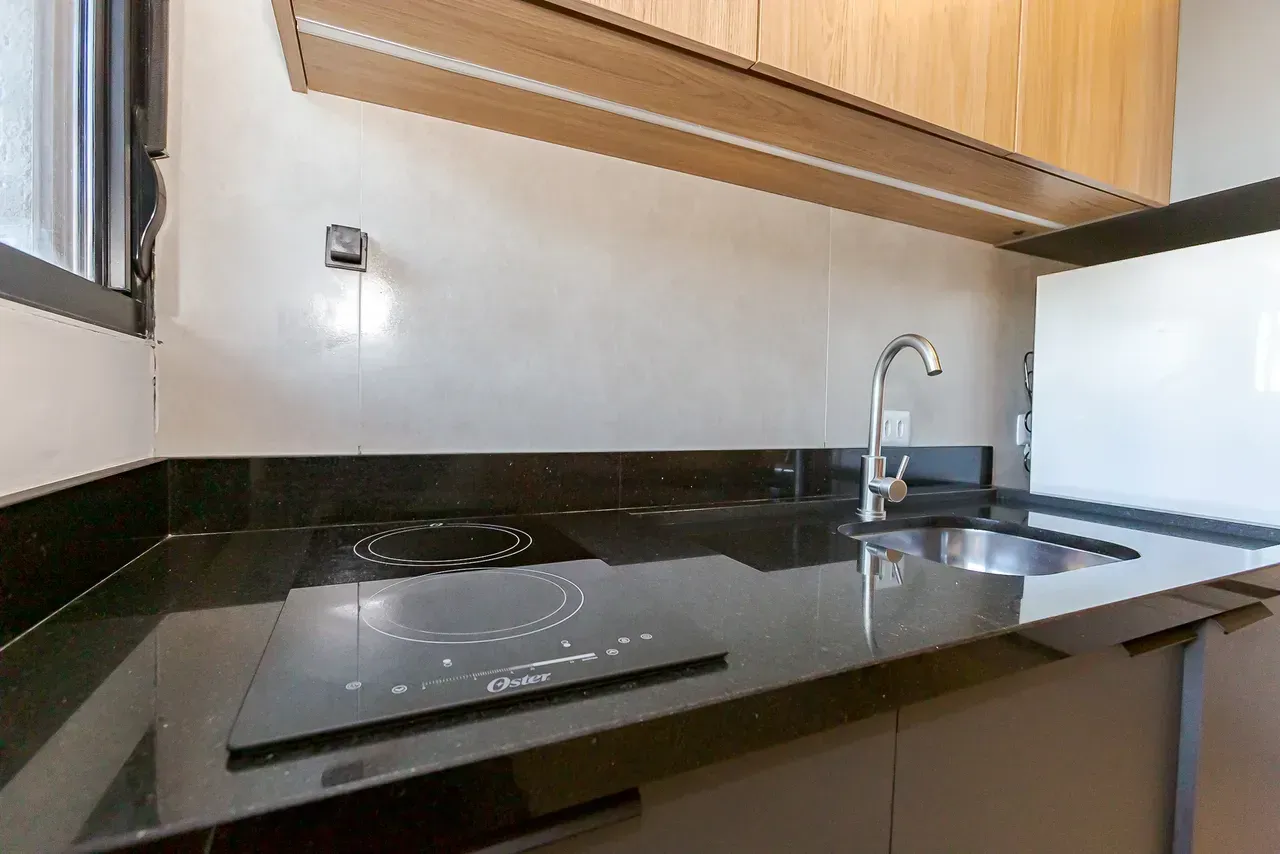 Furnished 1-bedroom apartment with 1 bathroom — photo 14