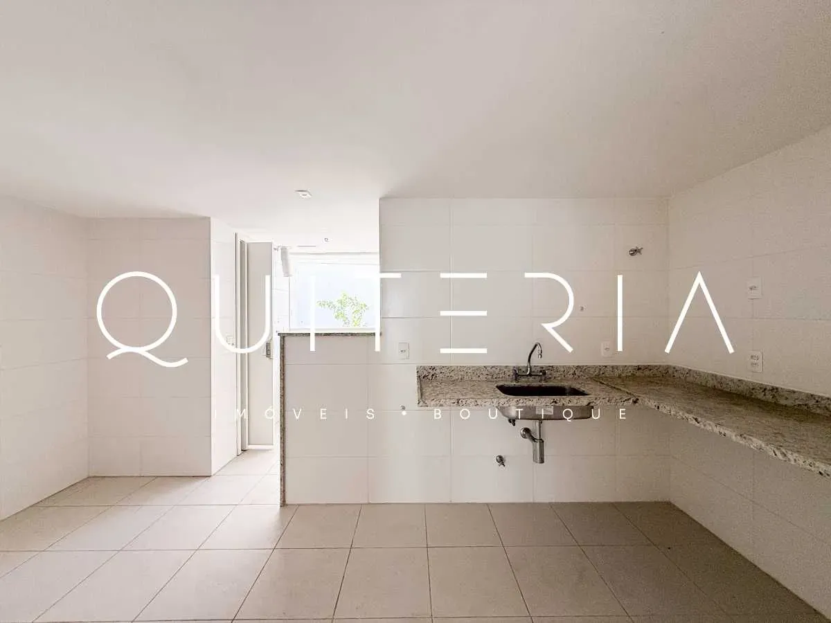 Apartamento com 3 quartos e varanda de vidro — photo 23