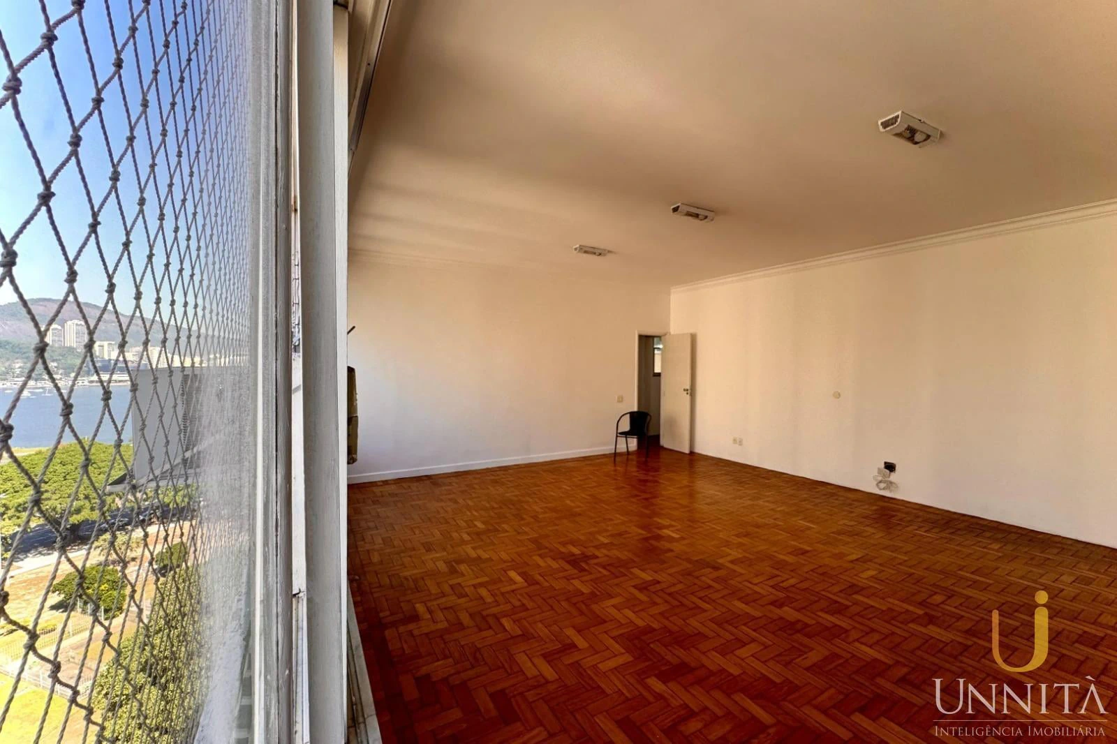 Water view in a 3-bedroom apartment, 150 m² — photo 9