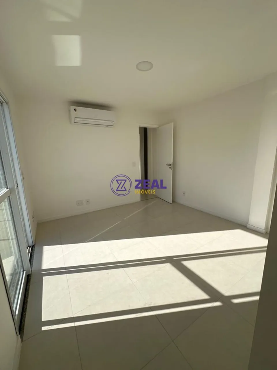 Duplex-style top unit with 3 bedrooms and 5 baths — photo 3