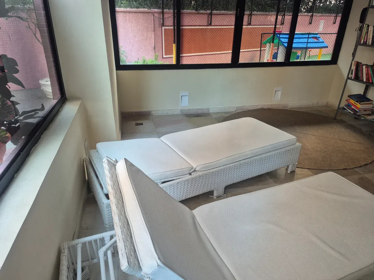 140 m² apartment with 3 bedrooms and an enclosed balcony — photo 35