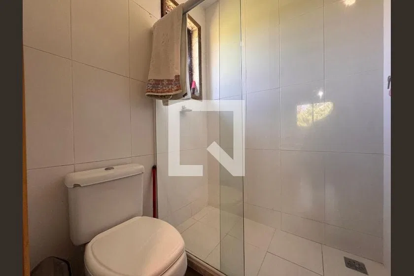 Casa de 4 dormitorios y 3 baños, 490 m² en total — photo 24