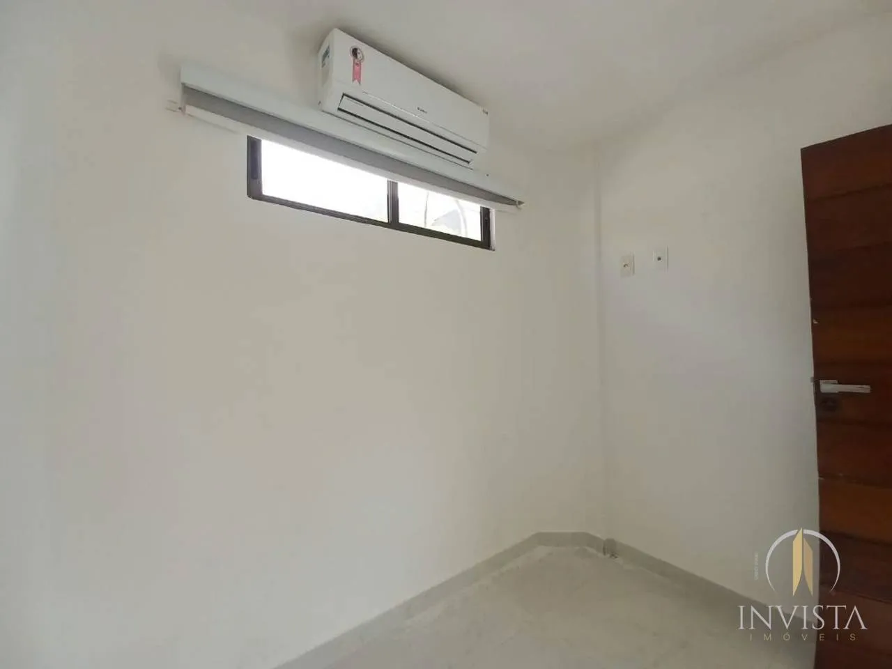 Furnished house, 481 m², with floor-to-ceiling windows — photo 17