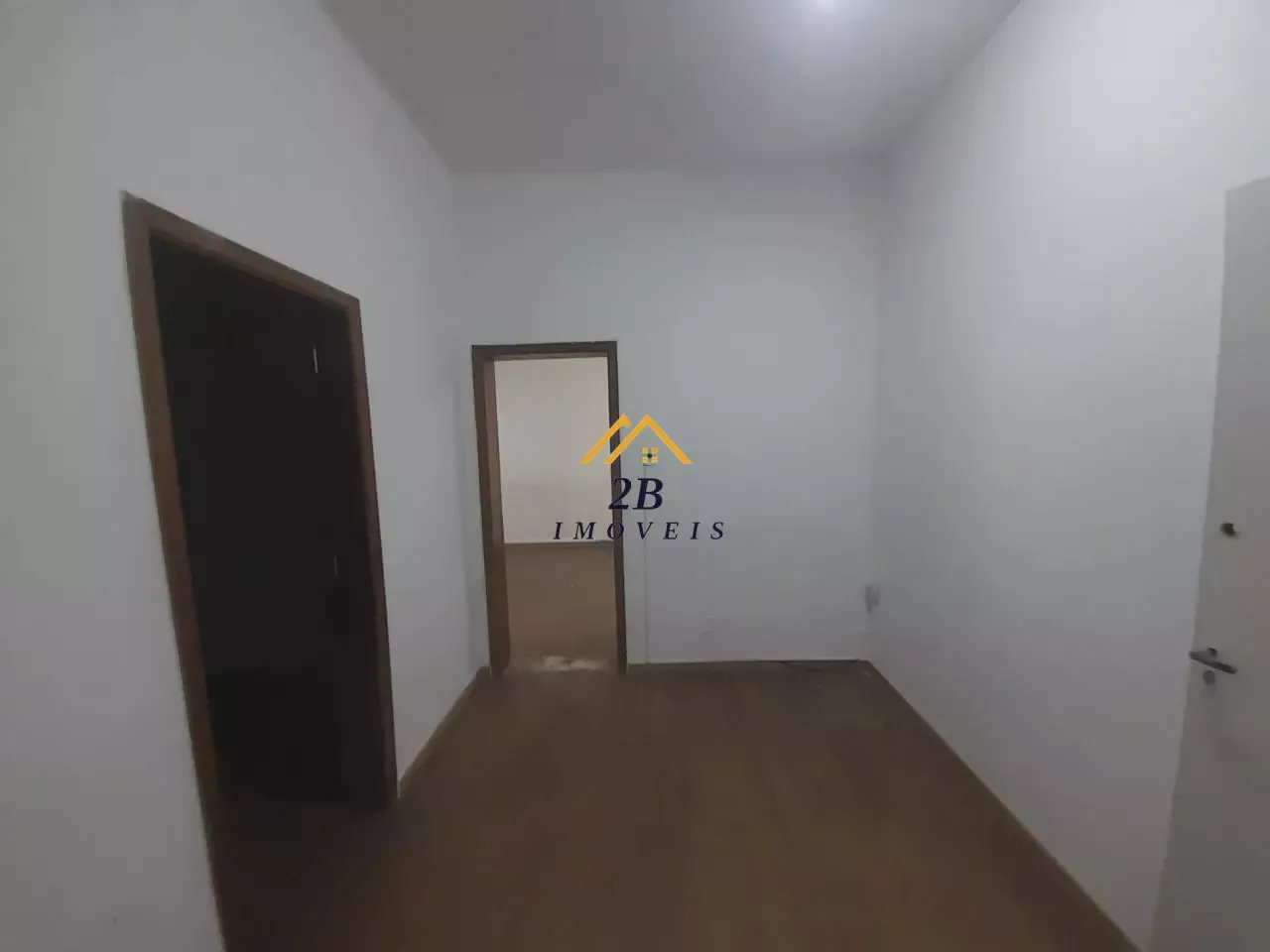 Unfurnished house with 5 bedrooms and 5 bathrooms — photo 10