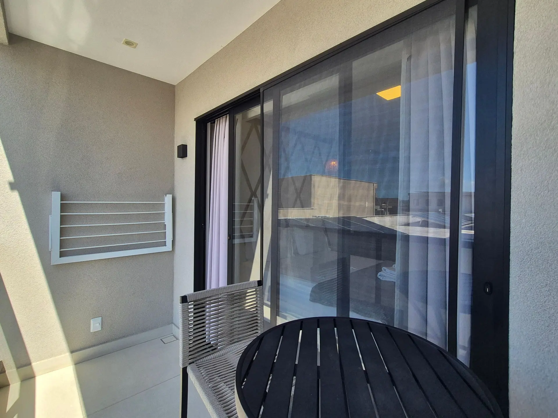Studio mobiliado com 1 quarto e varanda com fechamento — photo 15