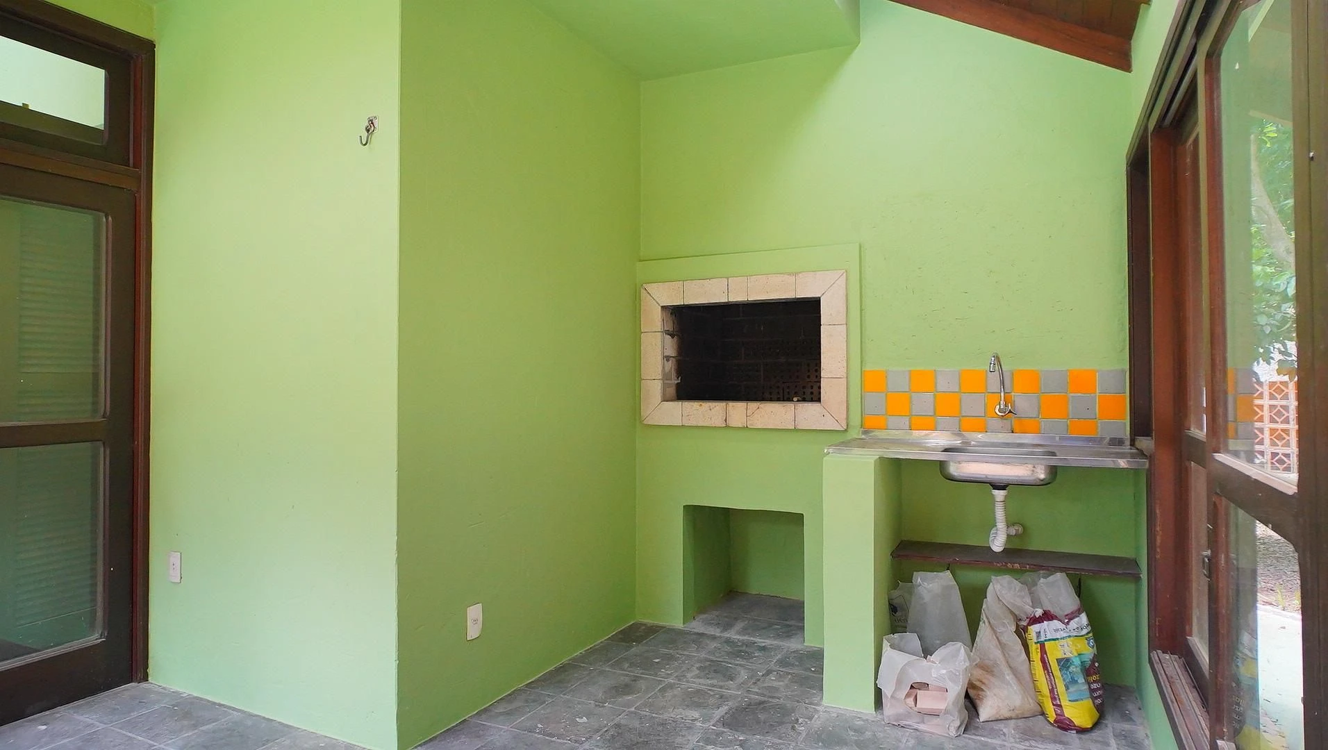 Панорамні вікна та 4 спальні: будинок 735 м² — photo 32